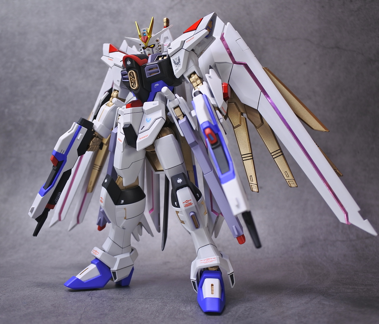 ◎HGCE 1/144 マイティーストライクフリーダムガンダム 塗装済改修完成品 (メタル塗装版) SEED FREEDOM