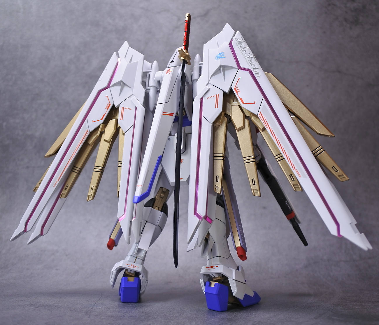 ◎HGCE 1/144 マイティーストライクフリーダムガンダム 塗装済改修完成品 (メタル塗装版) SEED FREEDOM