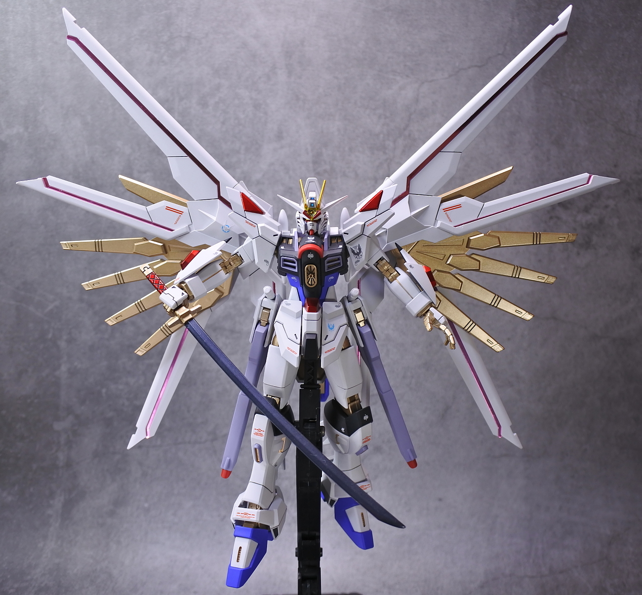 ◎HGCE 1/144 マイティーストライクフリーダムガンダム 塗装済改修完成品 (メタル塗装版) SEED FREEDOM